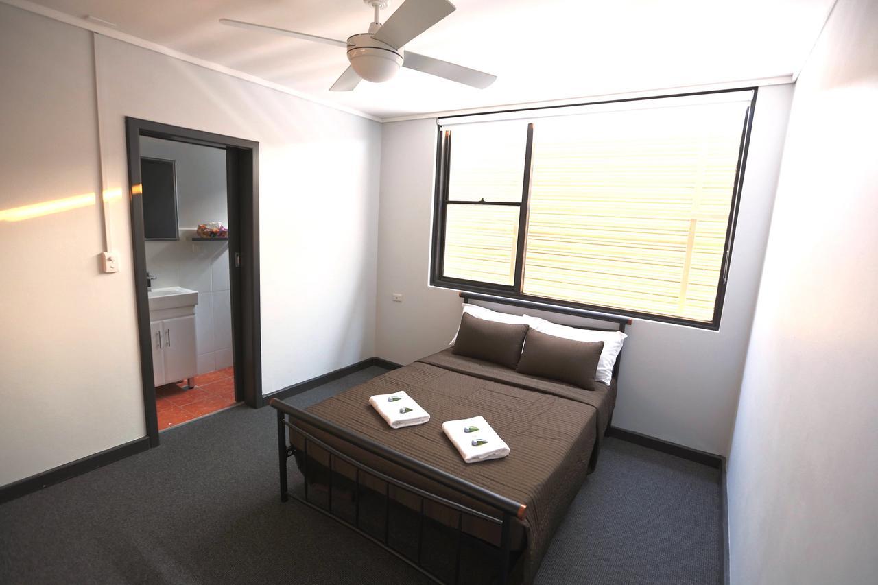 Panania Hotel Sydney エクステリア 写真